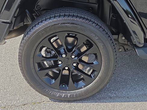 Used 2021 Jeep Wrangler Unlimited Sahara AWD/4WD image 7