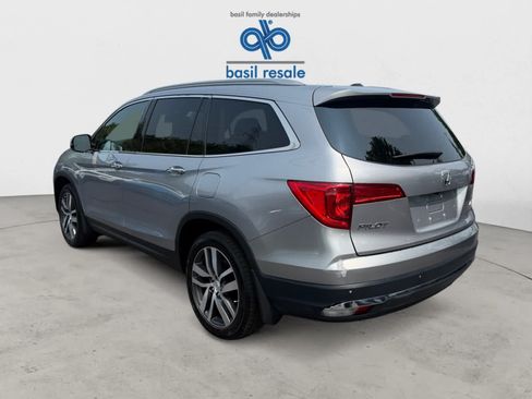 Used 2017 Honda Pilot Touring image 4