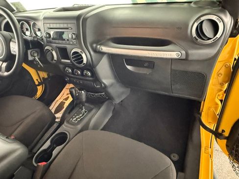 Used 2015 Jeep Wrangler Unlimited Sport w/ Max Tow Package AWD/4WD image 16