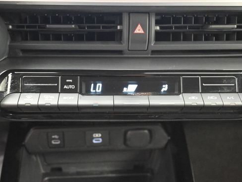 Certified 2024 Toyota Prius LE FWD image 20