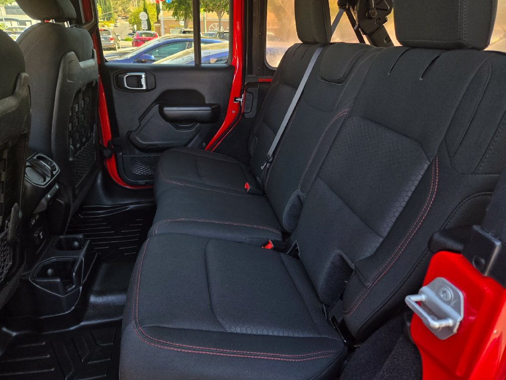 Used 2021 Jeep Wrangler Unlimited Rubicon AWD/4WD image 16