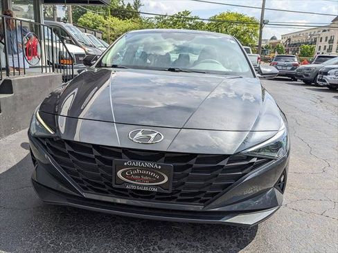 Used 2021 Hyundai Elantra SE FWD image 7