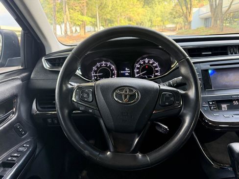 Used 2013 Toyota Avalon XLE Touring FWD image 21