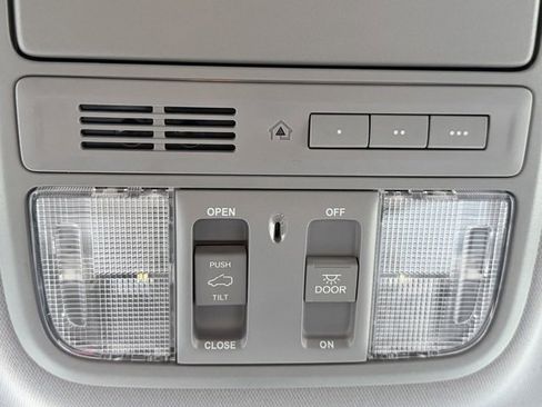 Used 2022 Honda CR-V EX-L image 37