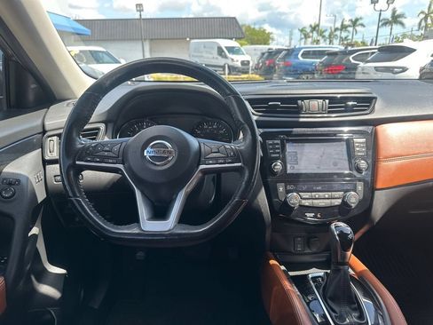 Used 2017 Nissan Rogue SL w/ SL Premium Package FWD image 27