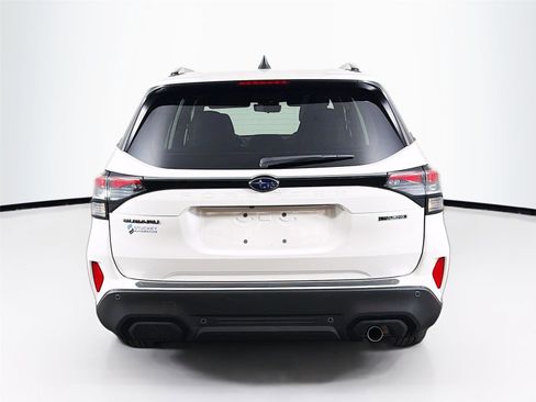 Certified 2025 Subaru Forester Touring AWD/4WD image 6