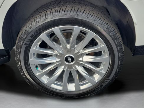 Used 2024 Cadillac Escalade Luxury w/ LPO, Floor Liner Package AWD/4WD image 33