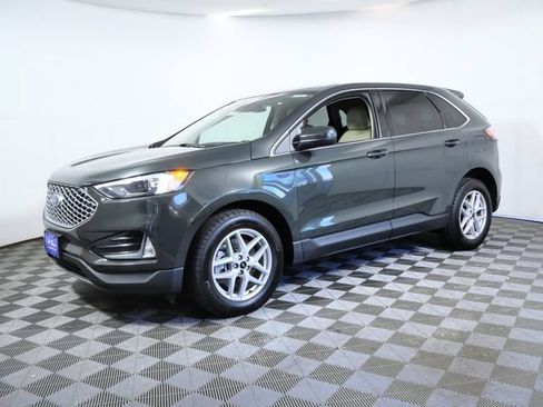 Certified 2024 Ford Edge SEL w/ Convenience Package AWD/4WD image 3