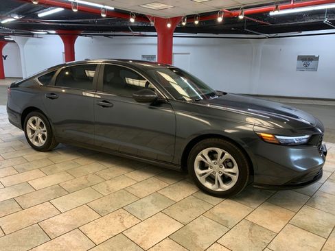 Used 2025 Honda Accord LX image 11
