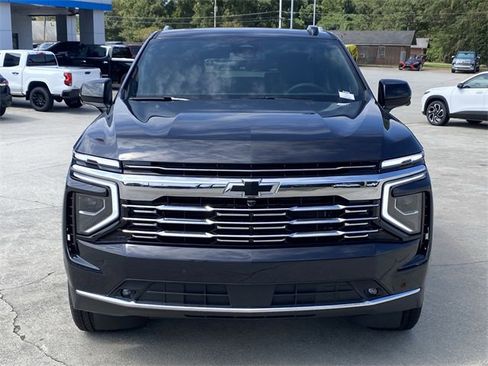 New 2025 Chevrolet Suburban Premier image 10
