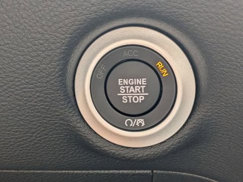 New 2026 Chrysler Pacifica Select image 33