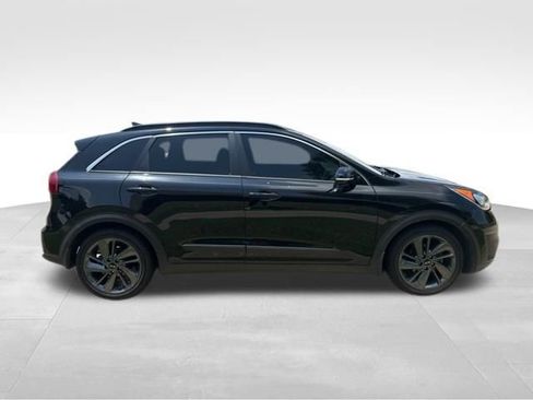 Used 2017 Kia Niro FWD image 2