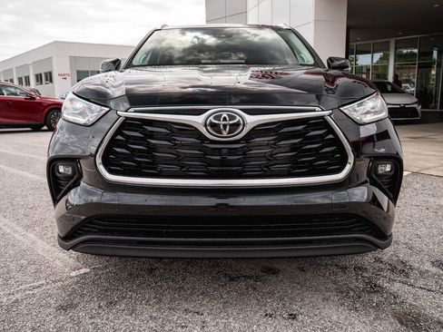 New 2026 Toyota Highlander Limited AWD/4WD image 2