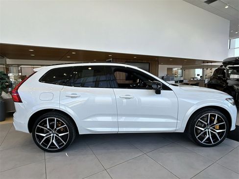 Certified 2024 Volvo XC60 T8 Polestar w/ Protection Package Premier image 9