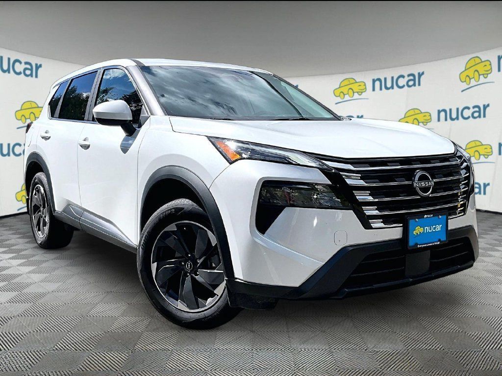 Used 2026 Nissan Rogue SV w/ Cold Weather Package AWD/4WD image 1