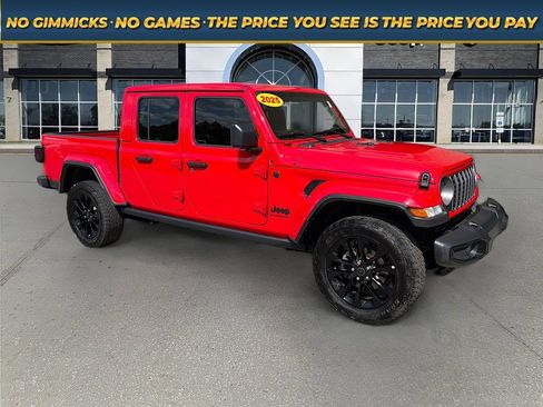 Used 2025 Jeep Gladiator Sport AWD/4WD image 1