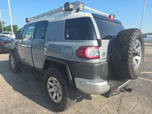 Used 2014 Toyota FJ Cruiser 4WD w/ Convenience Package image 4