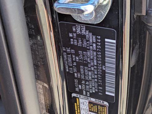 Certified 2025 Kia Telluride AWD image 31