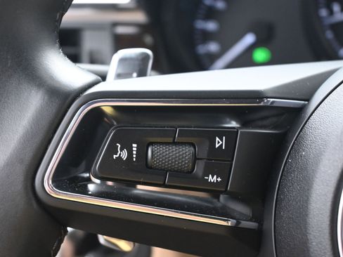 Certified 2025 Porsche Macan image 22