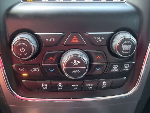 Used 2019 Jeep Grand Cherokee Laredo image 35