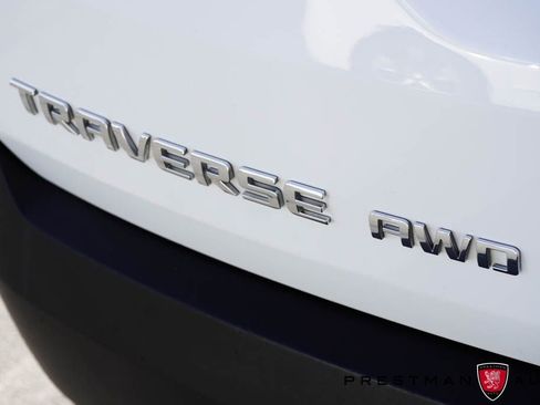Used 2023 Chevrolet Traverse LT image 16