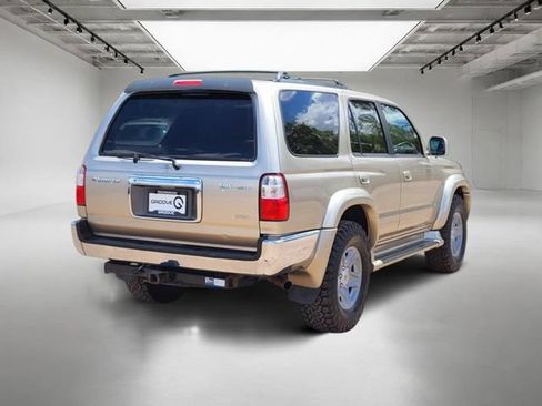 Used 2002 Toyota 4Runner SR5 AWD/4WD image 6