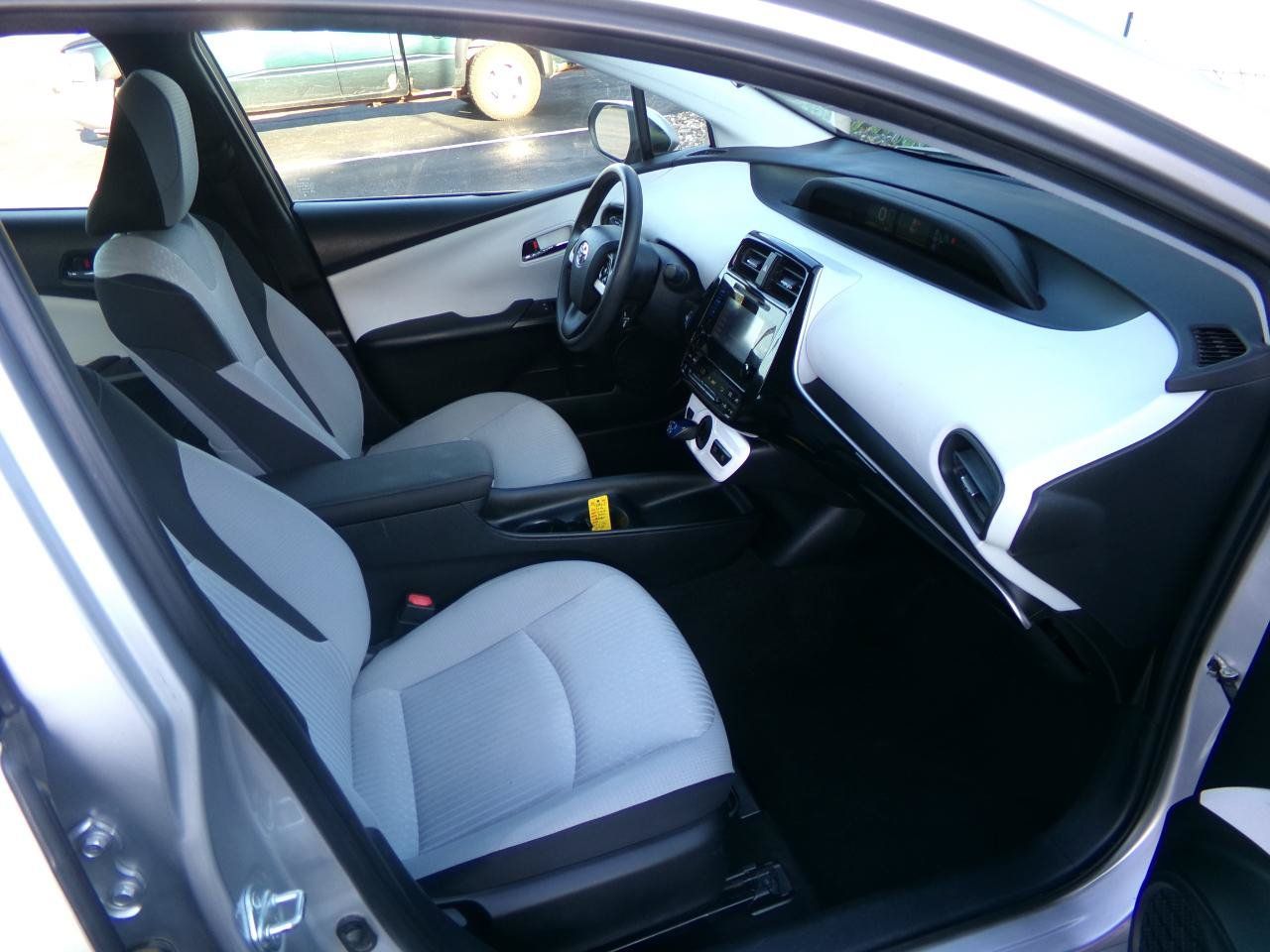 Used 2016 Toyota Prius Two FWD image 26
