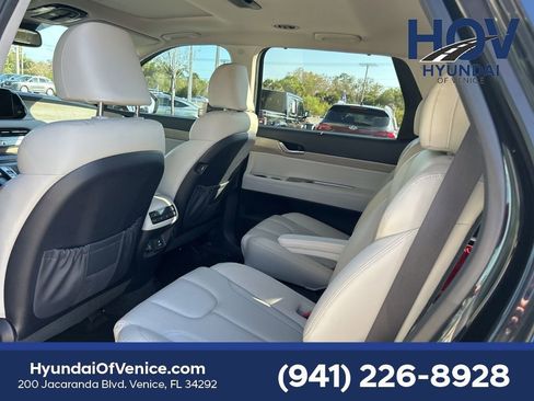 Used 2021 Hyundai Palisade SEL w/ Premium Package image 9