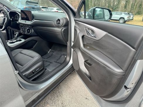 Used 2023 Chevrolet Blazer LT image 31