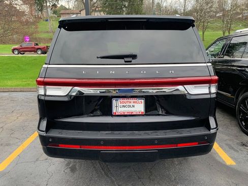 Used 2024 Lincoln Navigator L Reserve image 3