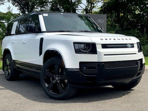 Used 2025 Land Rover Defender 130 V8 image 2