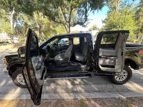 Used 2019 Ford F250 XLT w/ XLT Premium Package image 17