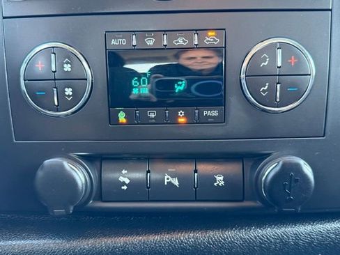 Used 2011 Chevrolet Silverado 1500 LT w/ All-Star Edition AWD/4WD image 26