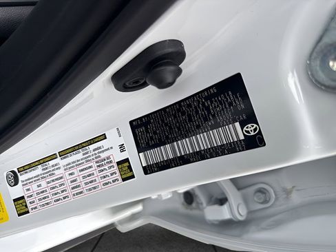 Used 2024 Toyota Corolla SE FWD image 31