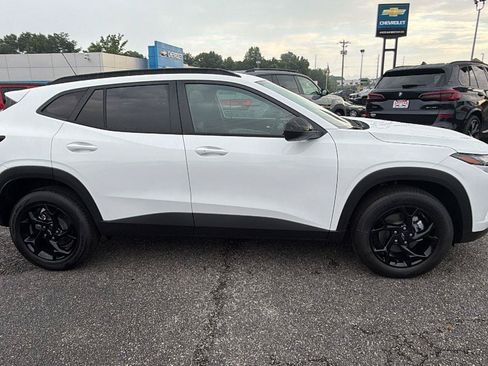 New 2026 Chevrolet Trax LT w/ Driver Confidence Package FWD image 7