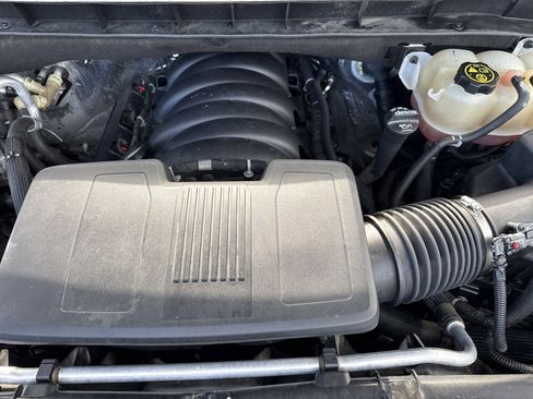 Used 2021 Chevrolet Tahoe Z71 w/ Luxury Package image 34