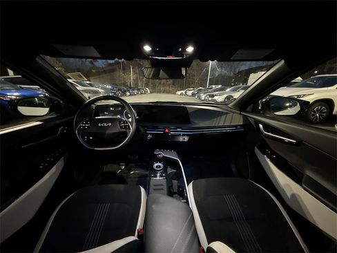 Used 2023 Kia EV6 GT-Line w/ GT-Line Suede Seat Package image 20