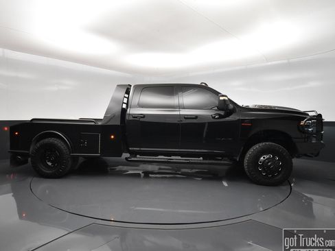 Used 2025 RAM 3500 Laramie w/ Night Edition AWD/4WD image 52