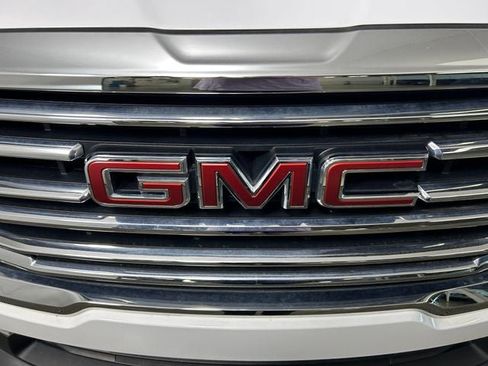 Used 2023 GMC Terrain SLT AWD/4WD image 10