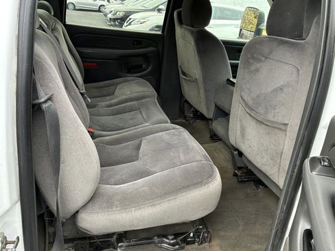 Used 2007 GMC Sierra 3500 SLE w/ Heavy-Duty Power Package image 17