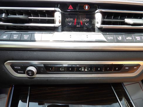 Used 2019 BMW X5 xDrive40i w/ M Sport Package image 17