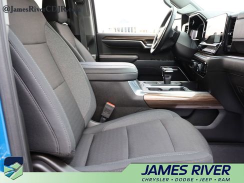 Used 2023 Chevrolet Silverado 1500 RST w/ Convenience Package II AWD/4WD image 9