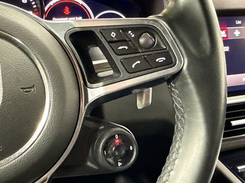 Certified 2022 Porsche Cayenne Coupe AWD/4WD image 37