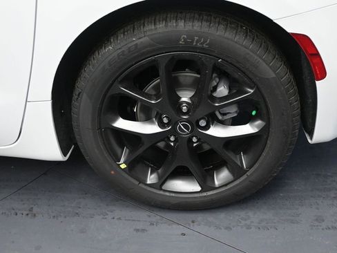 New 2026 Chrysler Pacifica Limited w/ S Appearance Package image 17