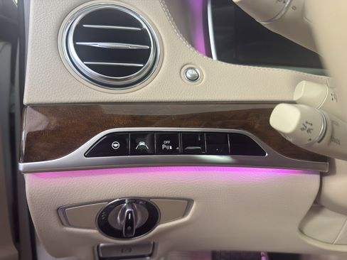 Used 2014 Mercedes-Benz S 550 Sedan image 17