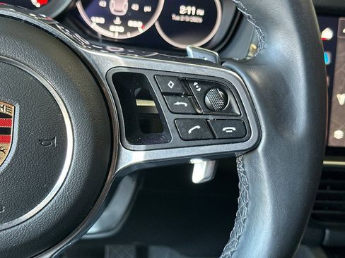 Used 2023 Porsche Cayenne AWD/4WD image 31