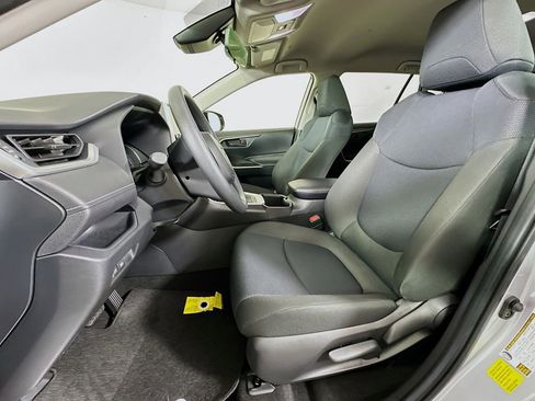 Used 2025 Toyota RAV4 LE image 20
