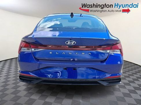 Certified 2022 Hyundai Elantra SE FWD image 5