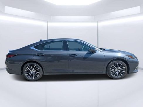 Used 2025 Lexus ES 350 w/ Premium Package FWD image 2