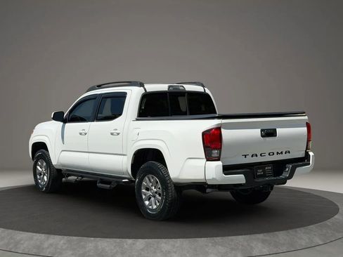 Used 2019 Toyota Tacoma SR w/ SR Convenience Package RWD image 4